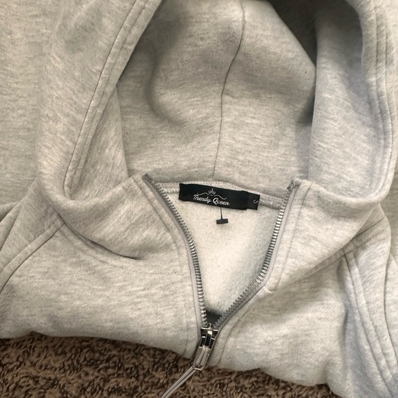 Trendy Queen Light Heather Grey Zip up Hoodie Mock Neck w/Thumb Holes size Small - Picture 4 of 5